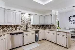 11905 Blue Creek Dr, Fort Worth, TX 76008 - Photo 14