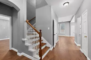 549 Continental Dr, Lewisville, TX 75067 - Photo 6