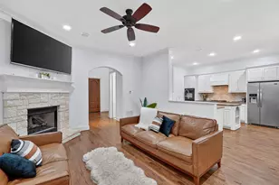 12939 Epps Field Rd, Farmers Branch, TX 75234 - Photo 10