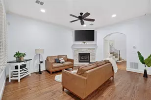 12939 Epps Field Rd, Farmers Branch, TX 75234 - Photo 8