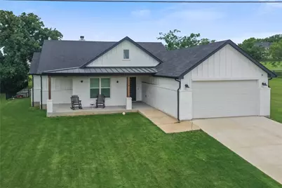 230 Driftwood Court, Runaway Bay, TX 76426 - Photo 2