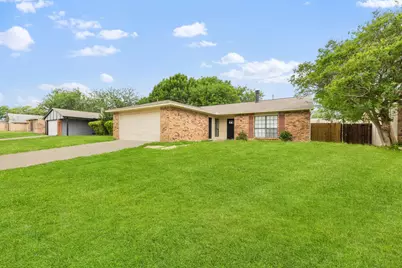 809 Levelland Drive, Arlington, TX 76017 - Photo 2
