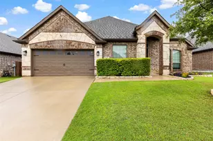 354 Wolf Creek Dr, Waxahachie, TX 75165 - Photo 2