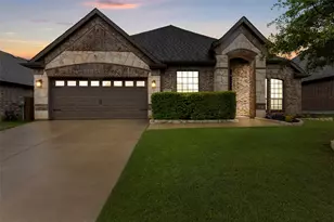 354 Wolf Creek Dr, Waxahachie, TX 75165 - Photo 1