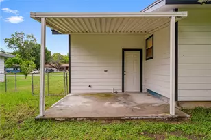 1425 Crow Dr, Waco, TX 76705 - Photo 26