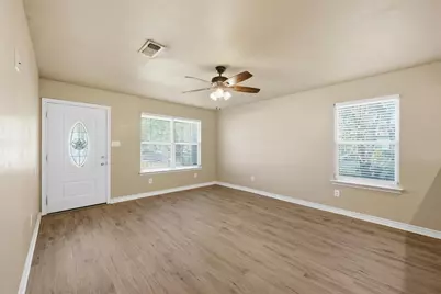 728 W Walker Street, Denison, TX 75020 - Photo 2