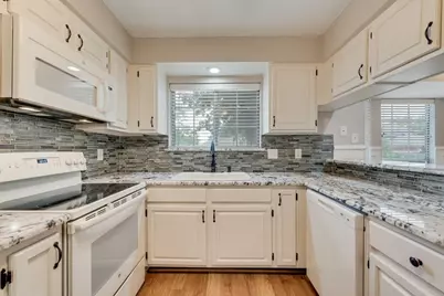 4902 Thorncliffe Drive, Arlington, TX 76016 - Photo 20