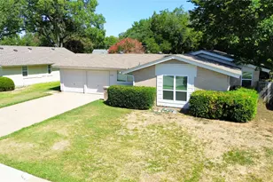 3708 Cranston Ct E, Irving, TX 75062 - Photo 22