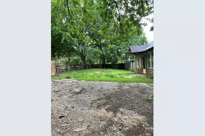 1025 Baker Street, Denison, TX 75020 - Photo 2