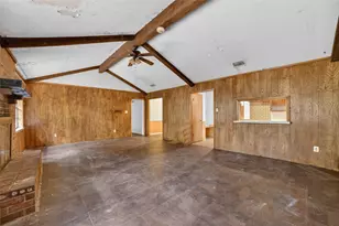 206 Clover Ln, Palestine, TX 75803 - Photo 18