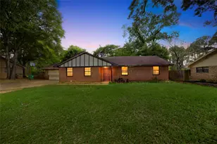 206 Clover Ln, Palestine, TX 75803 - Photo 8