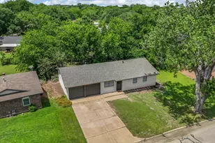 404 Nathan St, Burleson, TX 76028 - Photo 28