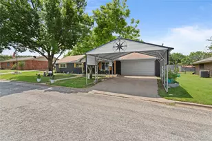 919 S Ave N, Clifton, TX 76634 - Photo 4