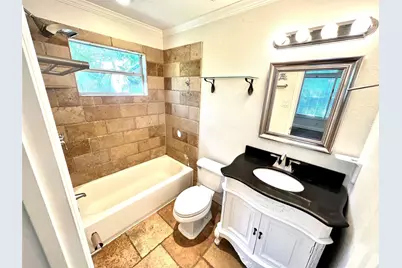 8515 Glencrest Lane, Dallas, TX 75209 - Photo 18