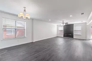 901 Saddle Dr, Euless, TX 76039 - Photo 8