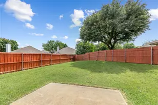 901 Saddle Dr, Euless, TX 76039 - Photo 20
