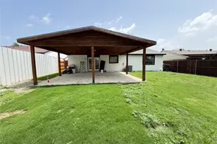 10126 China Tree Dr, Dallas, TX 75249 - Photo 12