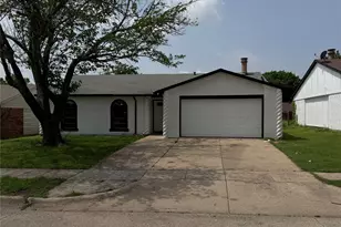 10126 China Tree Dr, Dallas, TX 75249 - Photo 2