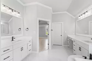 2172 Middlewood Cir, Granbury, TX 76049 - Photo 24