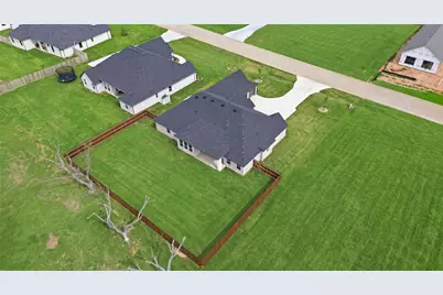 2172 Middlewood Circle, Granbury, TX 76049 - Photo 40