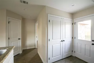 901 N Barrett Avenue, Denison, TX 75020 - Photo 2