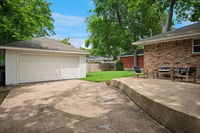 10025 Lanshire Drive, Dallas, TX 75238 - Photo 24