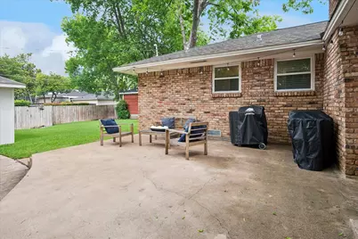 10025 Lanshire Drive, Dallas, TX 75238 - Photo 20