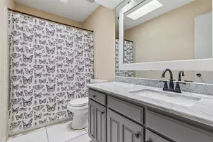 801 Country Club Pl, Grand Prairie, TX 75052 - Photo 20