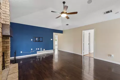 801 Country Club Place, Grand Prairie, TX 75052 - Photo 8