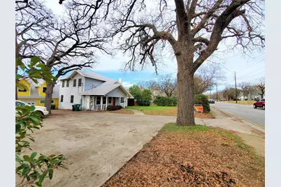 2223 N Locust Street, Denton, TX 76209 - Photo 4
