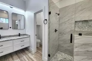 2121 S Edgewood Terrace, Fort Worth, TX 76105 - Photo 14