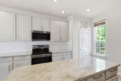 207 Moonlight Drive, Euless, TX 76039 - Photo 12
