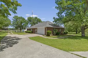219 Friends Rd, Denison, TX 75021 - Photo 2