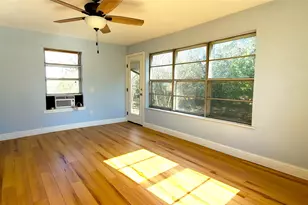 2604 N Locust St, Denton, TX 76209 - Photo 4