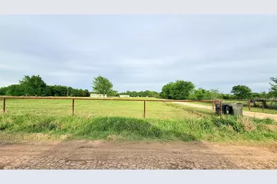 190 Railroad Drive, Mabank, TX 75156 - Photo 2
