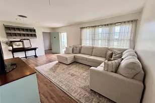 1346 Hillcrest Dr, Graham, TX 76450 - Photo 4