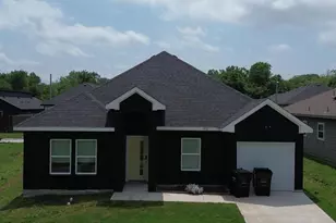 1401 Marshall St, Greenville, TX 75401 - Photo 2