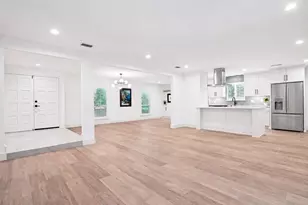 3817 Crestpark Dr, Farmers Branch, TX 75244 - Photo 10