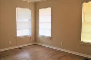 709 Jannie St, Denton, TX 76209 - Photo 10