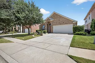 4353 Mountain Crest Dr, Fort Worth, TX 76123 - Photo 2