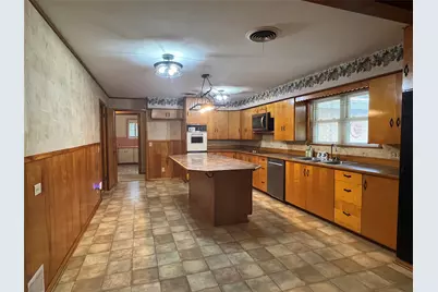 211 S Crockett, Henrietta, TX 76365 - Photo 10