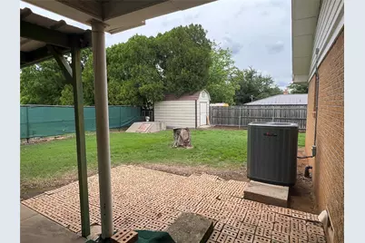 211 S Crockett, Henrietta, TX 76365 - Photo 6