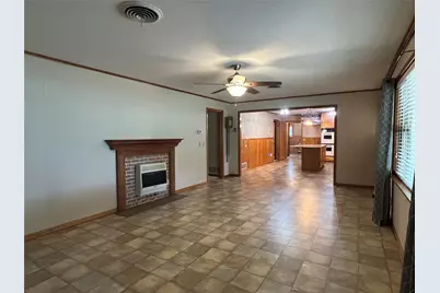 211 S Crockett, Henrietta, TX 76365 - Photo 8