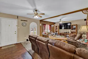 1125 Hillwood Dr, Lewisville, TX 75067 - Photo 4