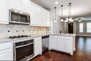 321 Tottenham Ct, McKinney, TX 75072 - Photo 2