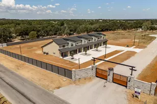 1001 Agua Escondida Ct, Springtown, TX 76082 - Photo 2