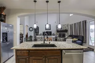 2701 Elmwood Dr, Burleson, TX 76028 - Photo 22