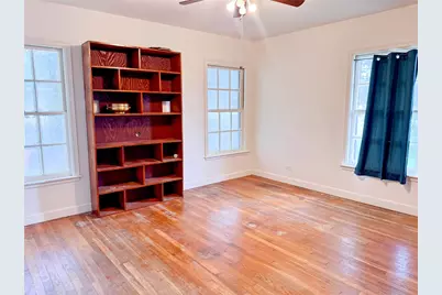 932 W Live Oak Street, Jacksboro, TX 76458 - Photo 12