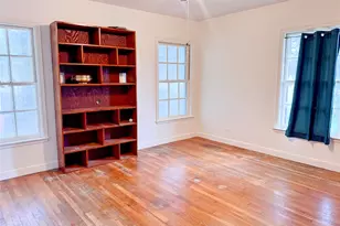 932 W Live Oak St, Jacksboro, TX 76458 - Photo 12