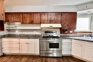 932 W Live Oak St, Jacksboro, TX 76458 - Photo 6
